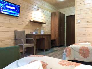 Отели типа «постель и завтрак» Villa Skomanda Августов Двухместный номер с 2 отдельными кроватями и террасой-5