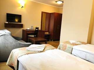 Отели типа «постель и завтрак» Villa Skomanda Августов Двухместный номер с 1 кроватью или 2 отдельными кроватями-15